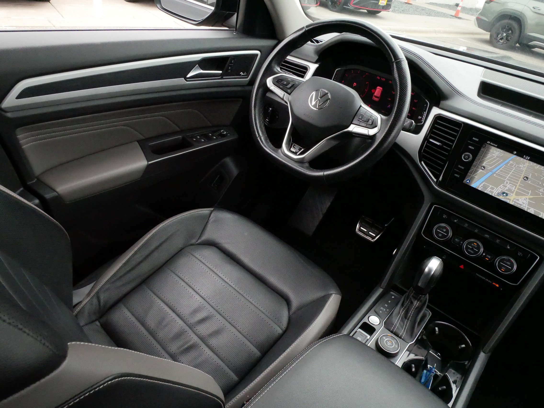Used 2022 Volkswagen Atlas SEL Premium AWD/4WD image 9