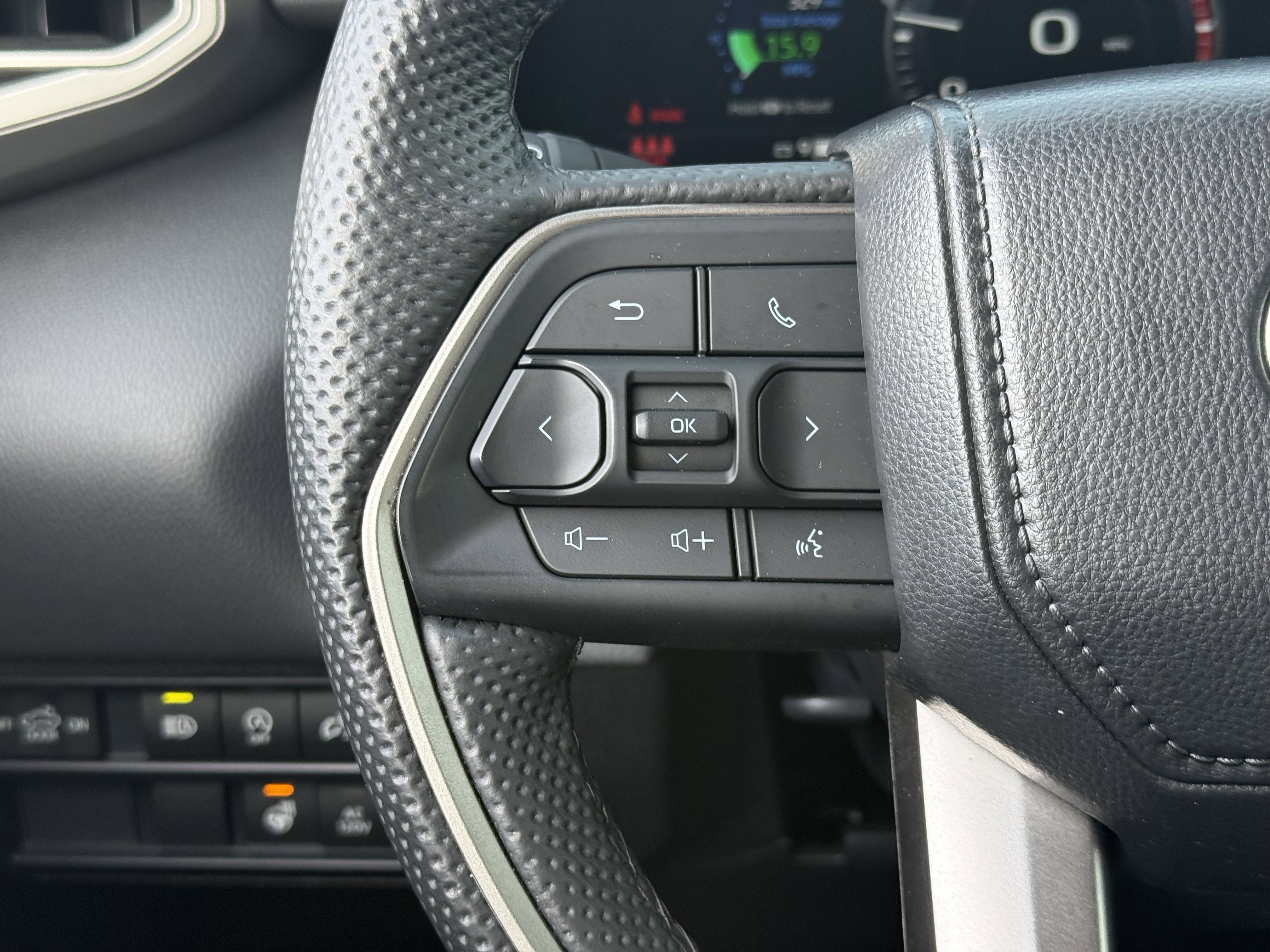 Used 2025 Toyota Tundra Limited image 34