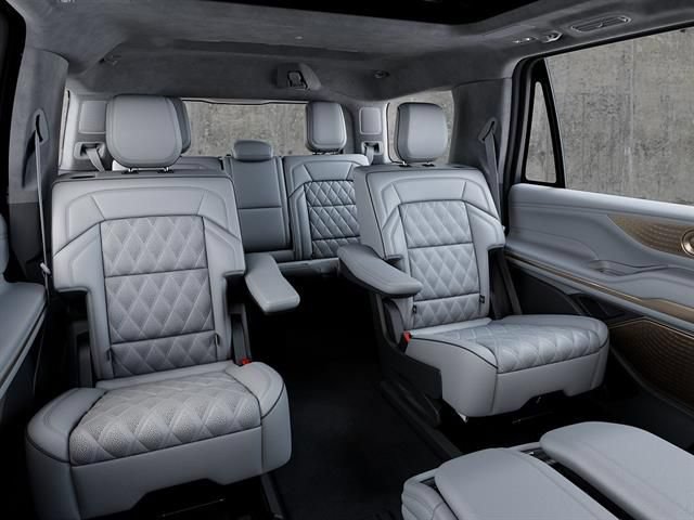 New 2027 Lincoln Navigator Black Label AWD/4WD image 11