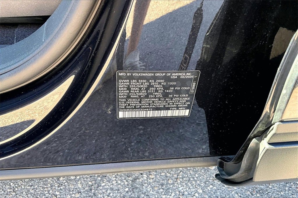 Certified 2025 Volkswagen Atlas SE w/ Black Wheel Package image 30