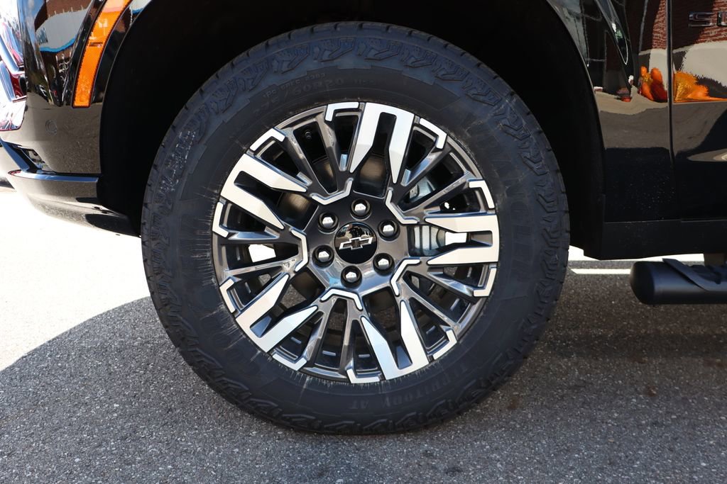 New 2026 Chevrolet Suburban Z71 w/ Z71 Off-Road Package image 32