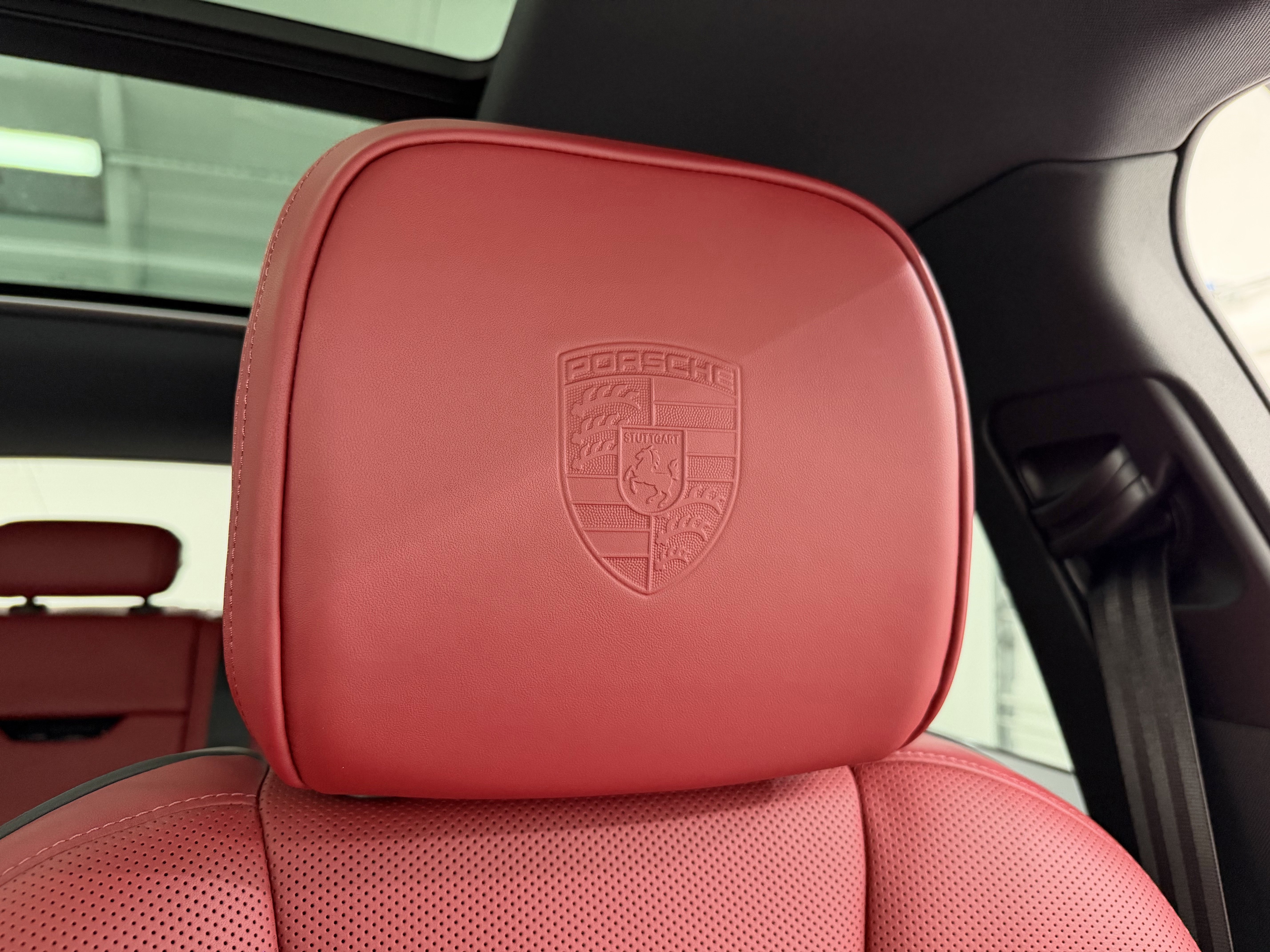 New 2026 Porsche Macan Turbo image 35