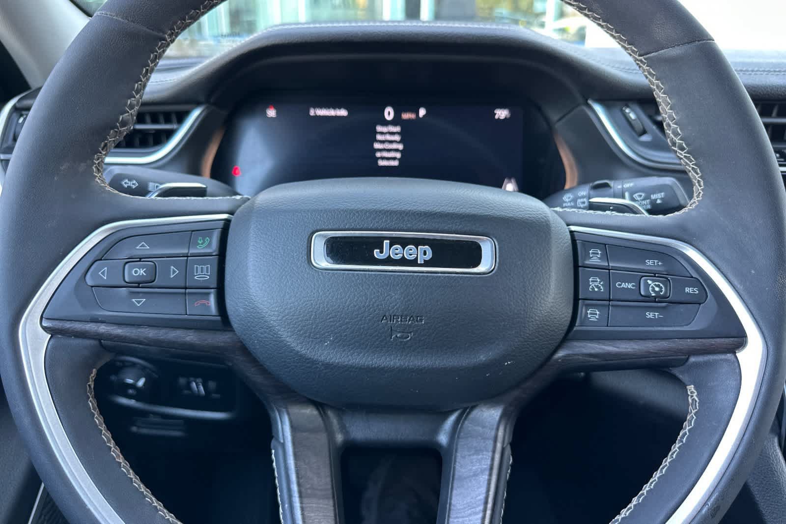 Used 2023 Jeep Grand Cherokee L Limited w/ Luxury Tech Group II AWD/4WD image 25