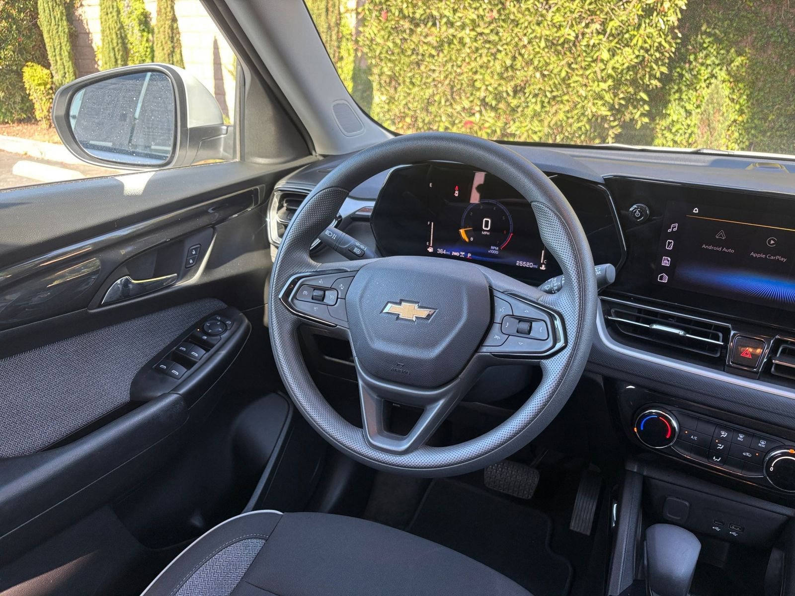 Used 2025 Chevrolet TrailBlazer LT AWD/4WD image 33