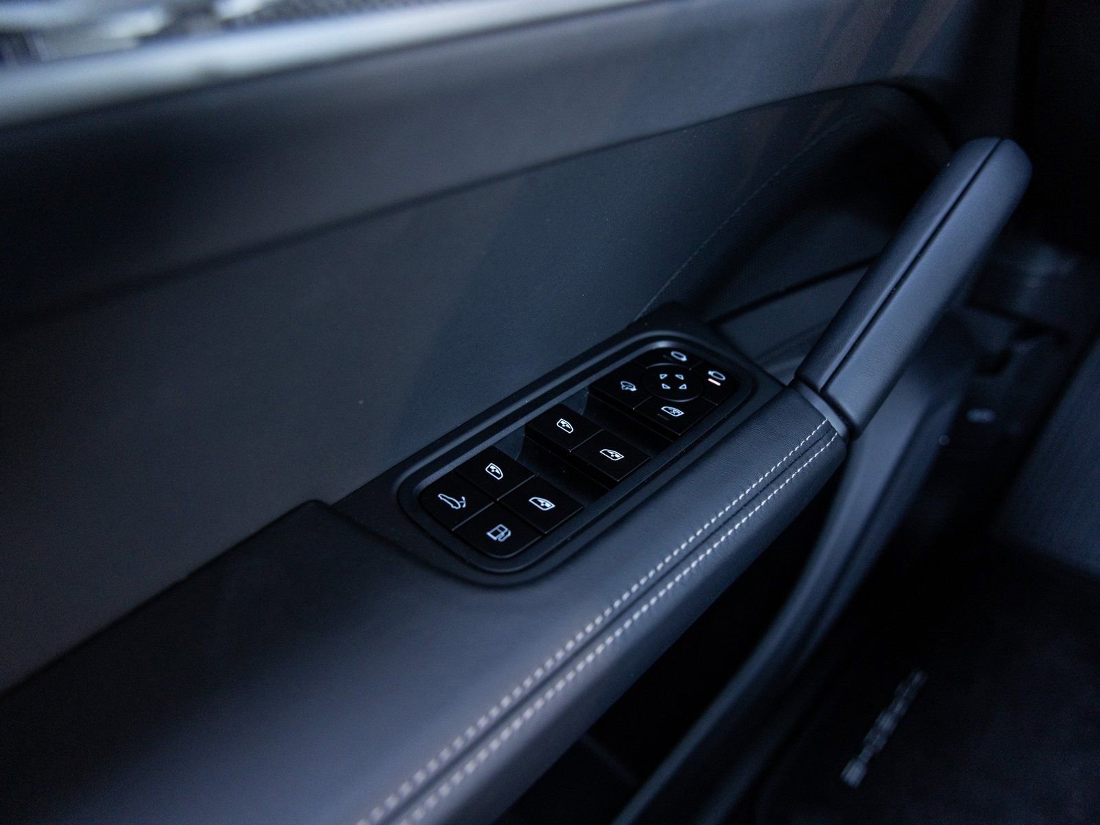 New 2026 Porsche Cayenne Turbo AWD/4WD image 22