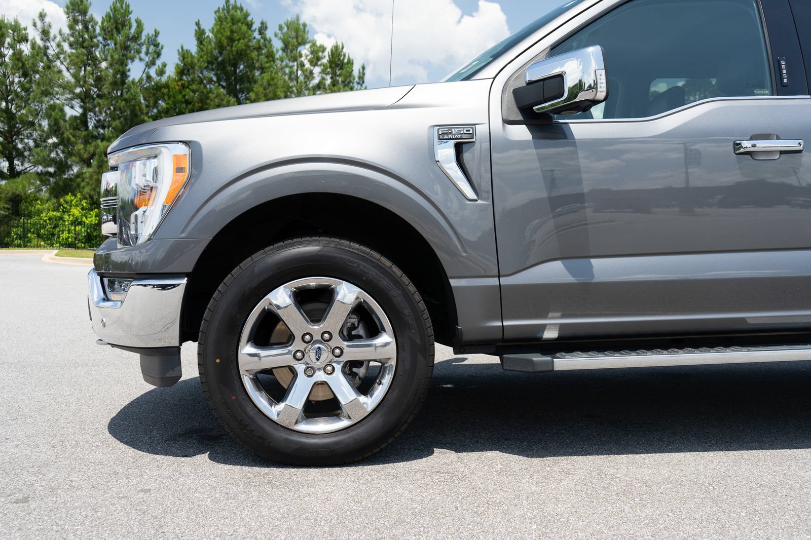 Used 2021 Ford F150 Lariat AWD/4WD image 4