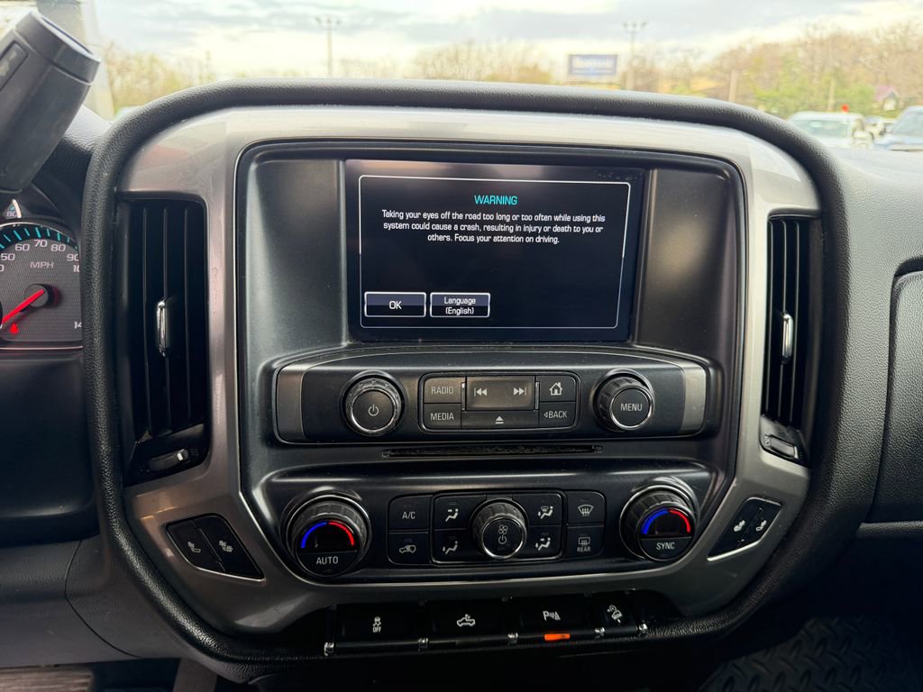 Used 2018 Chevrolet Silverado 1500 LT w/ Midnight Edition image 15