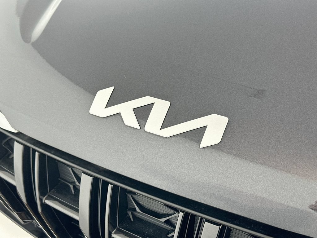 Certified 2024 Kia Carnival LX FWD image 29