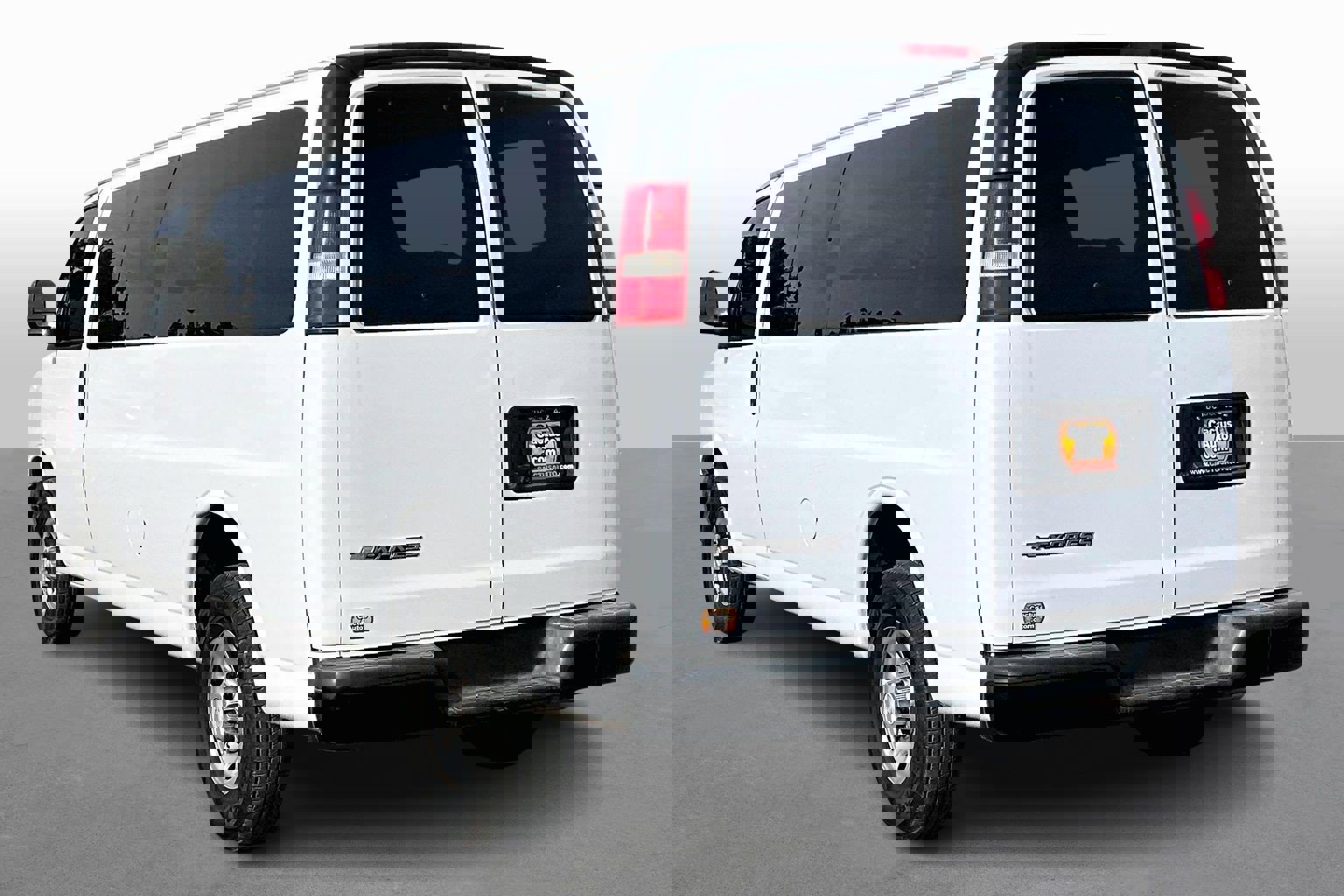 Used 2019 Chevrolet Express 3500 LS image 9