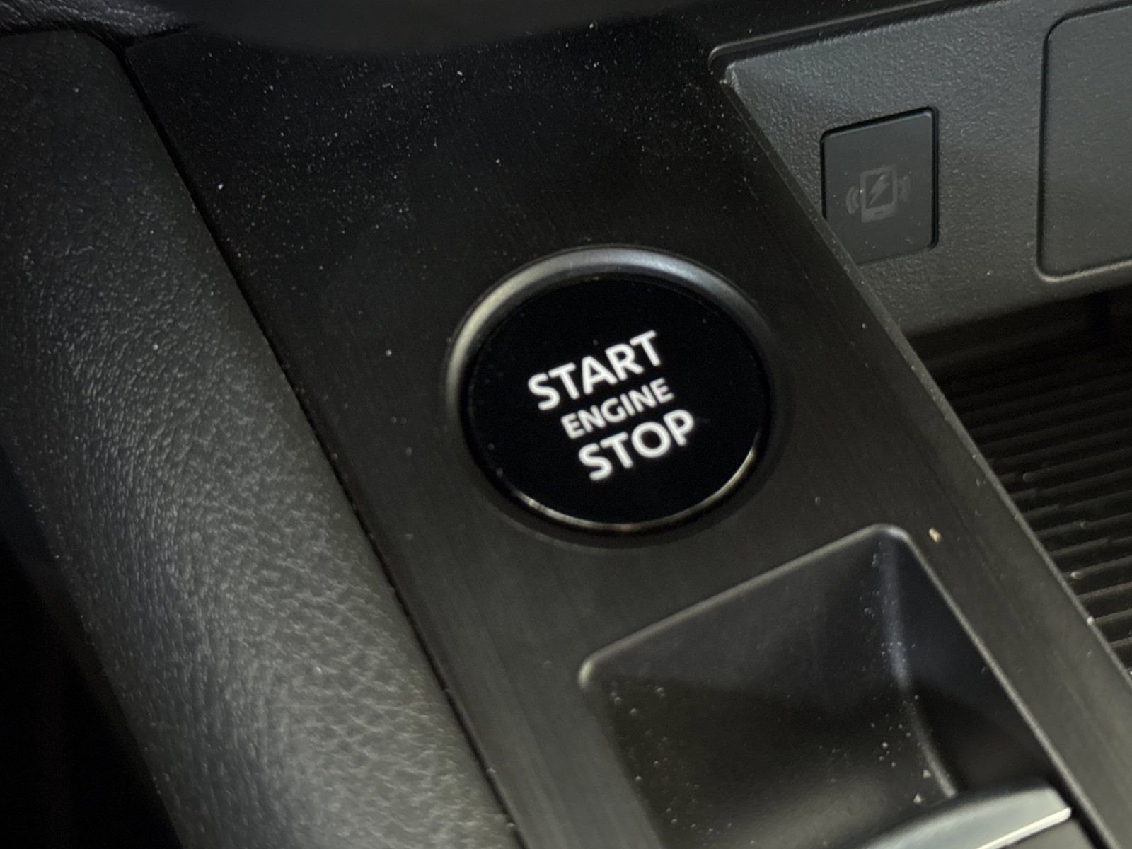 Used 2025 Nissan Kicks SV FWD image 21