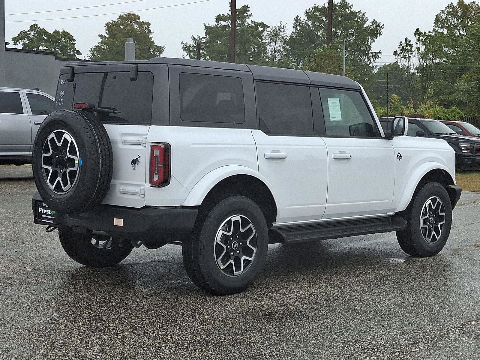 New 2025 Ford Bronco Outer Banks image 3