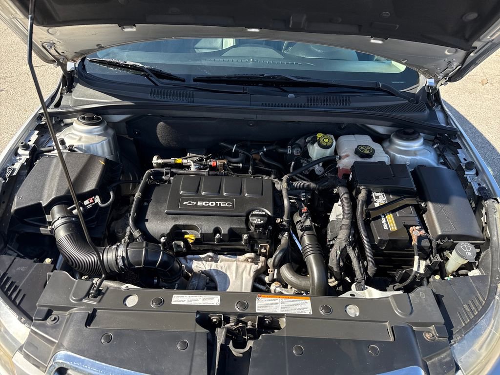 Used 2015 Chevrolet Cruze LT image 27