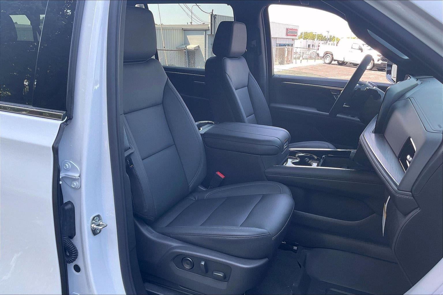 New 2026 Chevrolet Suburban LT AWD/4WD image 29