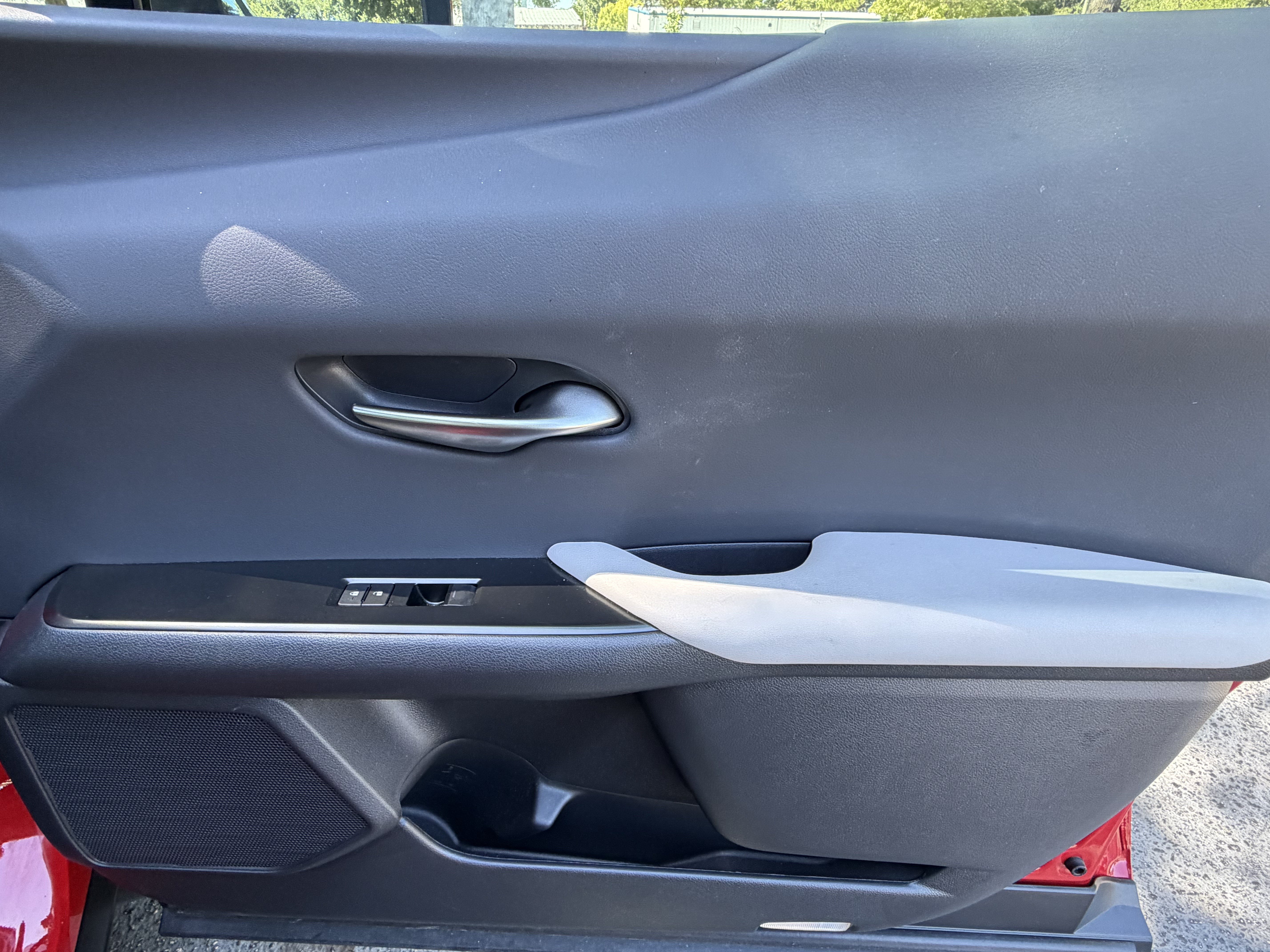 Certified 2025 Lexus UX 300h FWD w/ Accessory Package (Z1) image 39