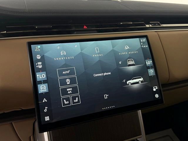 Certified 2025 Land Rover Range Rover SE image 33