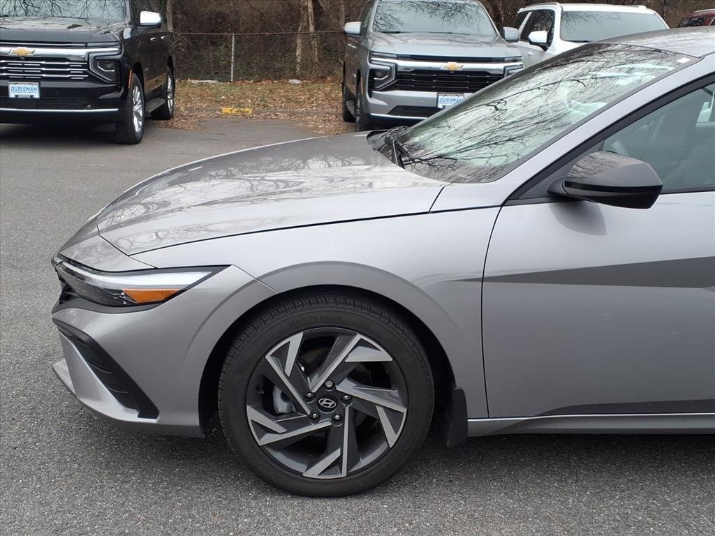 Used 2025 Hyundai Elantra Sport image 7