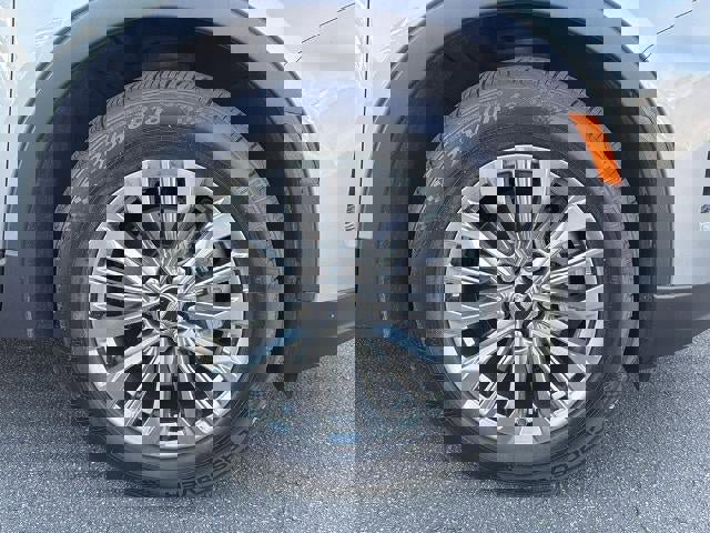 Used 2025 Cadillac XT4 Premium Luxury FWD image 16