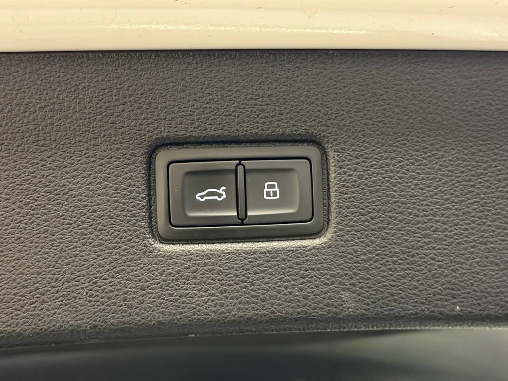 Used 2019 Audi Q7 3.0T Prestige AWD/4WD image 41