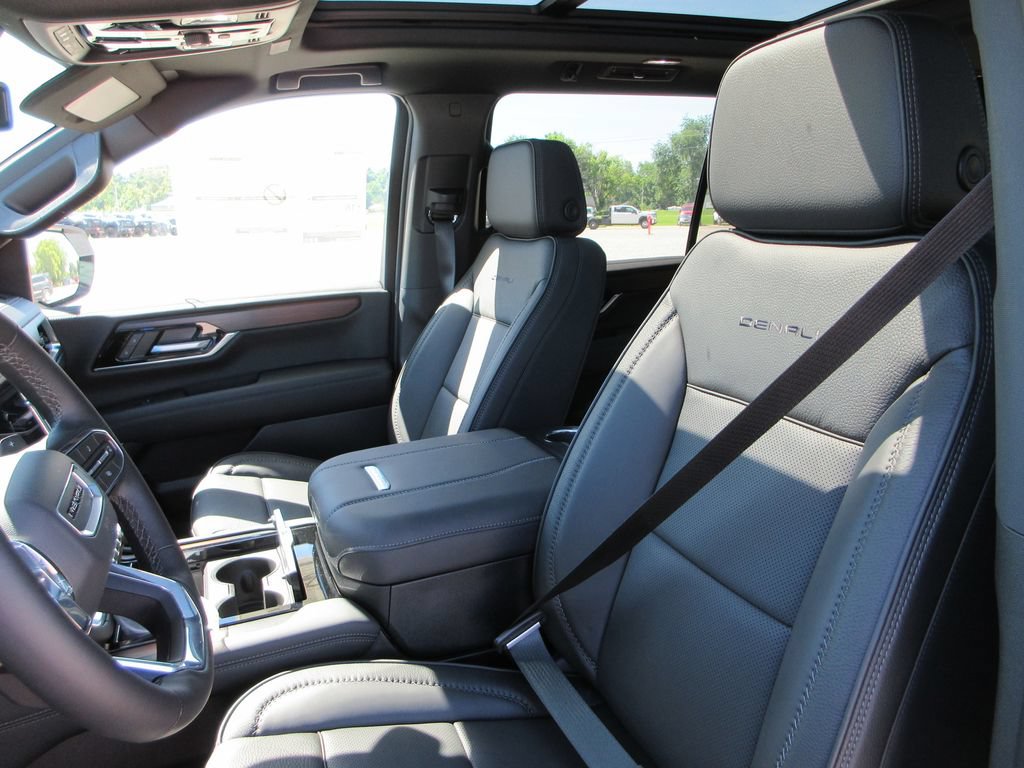 New 2026 GMC Yukon XL Denali w/ Sun & Power Step Package AWD/4WD image 11