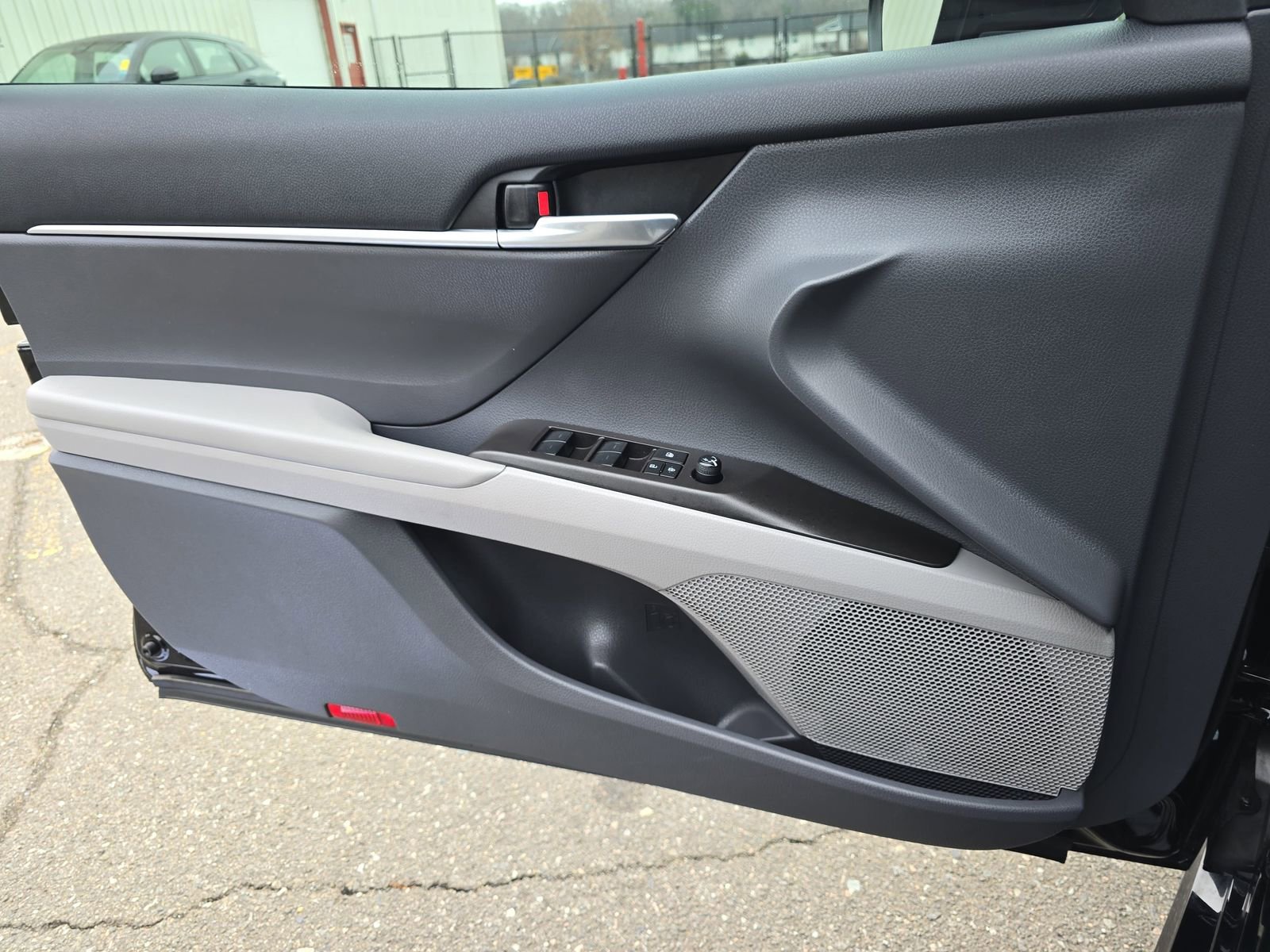 Used 2023 Toyota Camry SE image 33