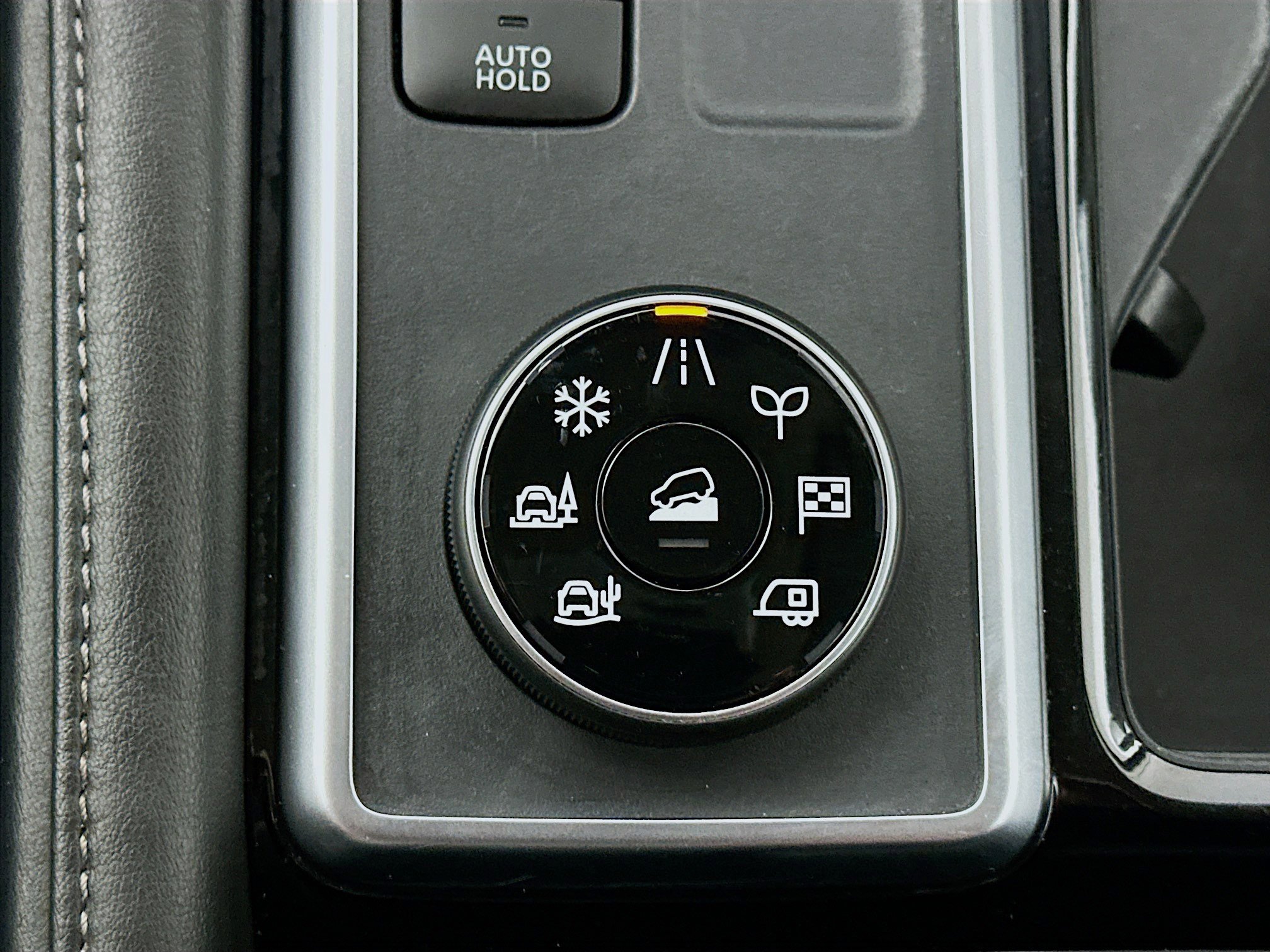 Used 2024 Nissan Pathfinder SV image 25