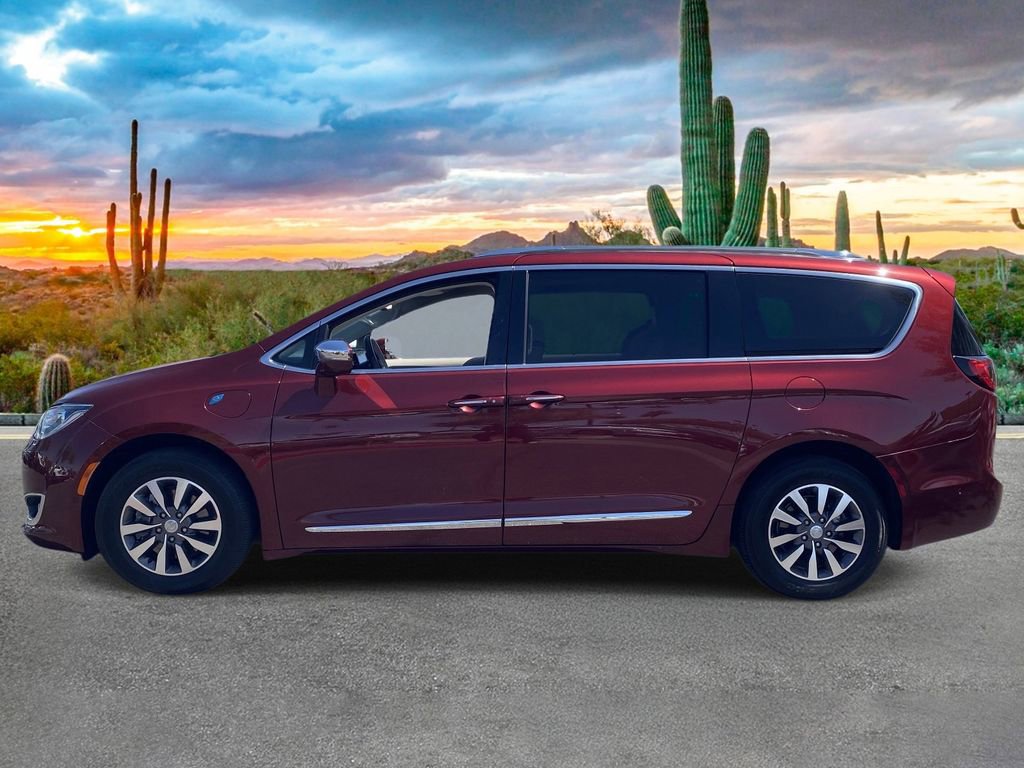 Used 2020 Chrysler Pacifica Limited w/ Advanced Safetytec Group FWD image 5