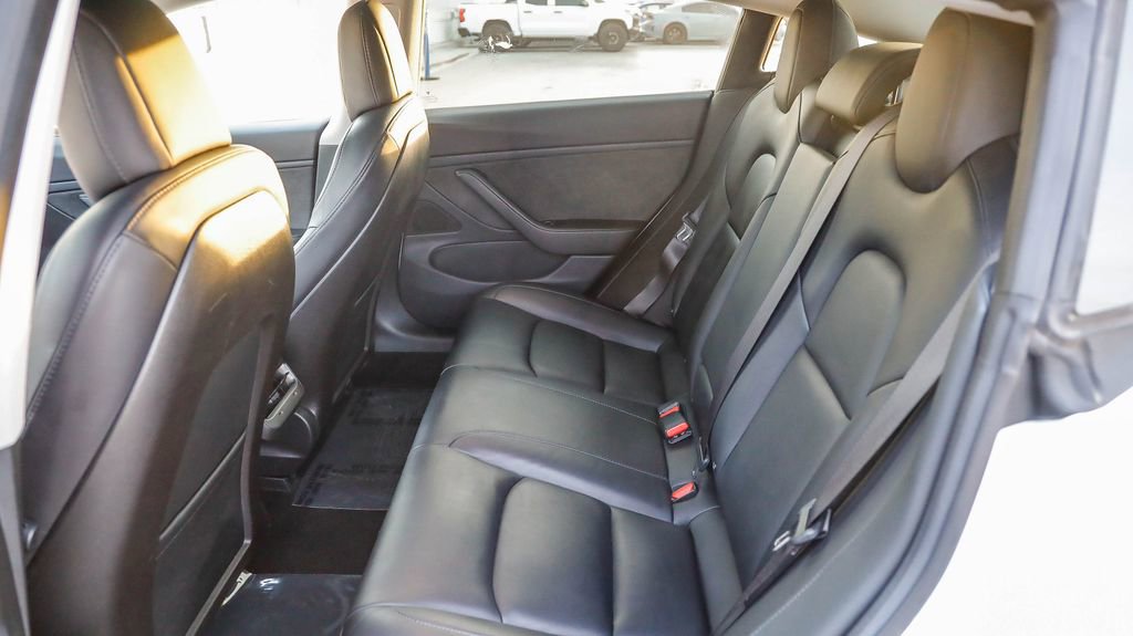 Used 2018 Tesla Model 3 image 19
