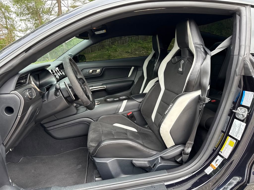 Used 2021 Ford Mustang Shelby GT500 w/ Technology Package RWD image 12