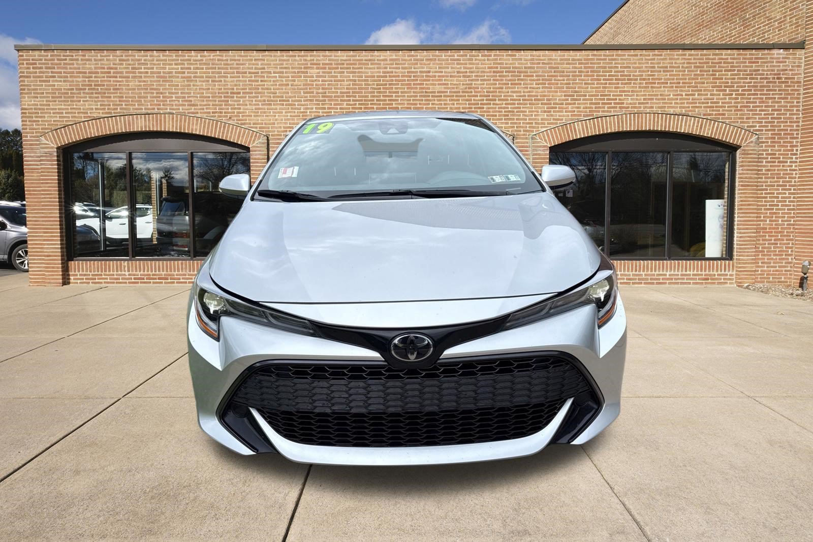 Used 2019 Toyota Corolla SE w/ SE Option Package FWD image 9