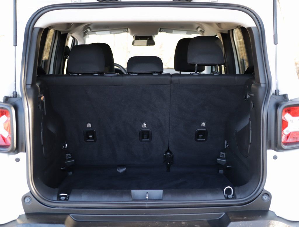 Used 2023 Jeep Renegade Latitude image 27