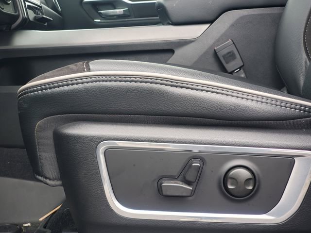 New 2026 RAM 1500 Laramie w/ Night Edition AWD/4WD image 11