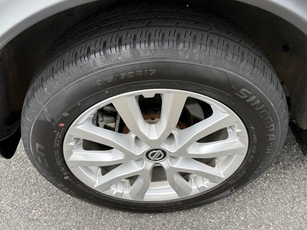 Used 2022 Nissan Rogue Sport SV AWD/4WD image 13