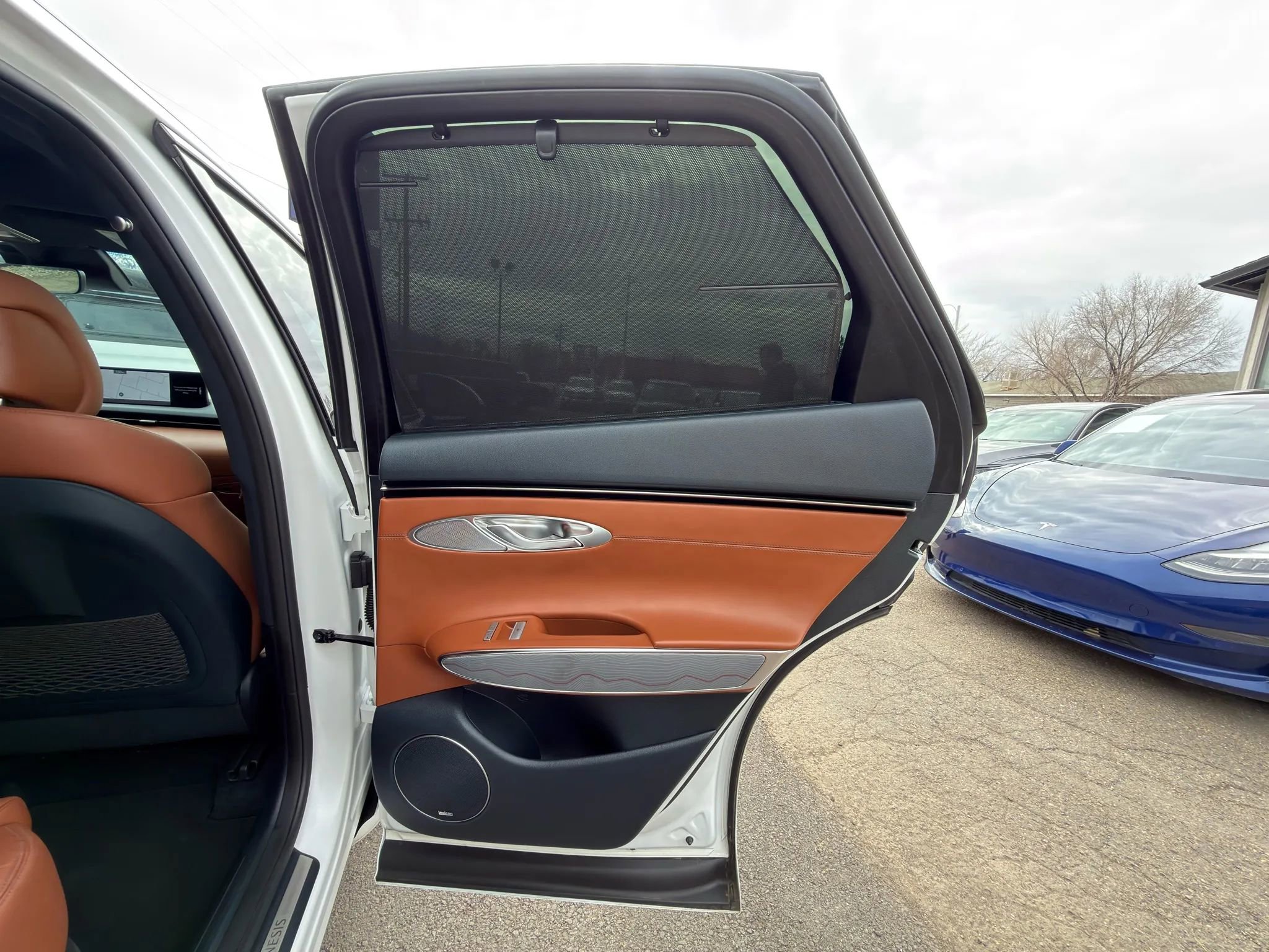 Used 2023 Genesis GV70 2.5T w/ Advanced Package image 8