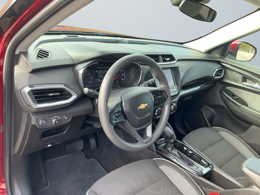 Used 2022 Chevrolet TrailBlazer LT w/ Driver Confidence Package image 11