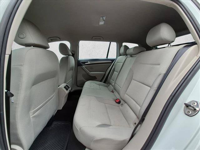 Used 2017 Volkswagen Golf S AWD/4WD image 18