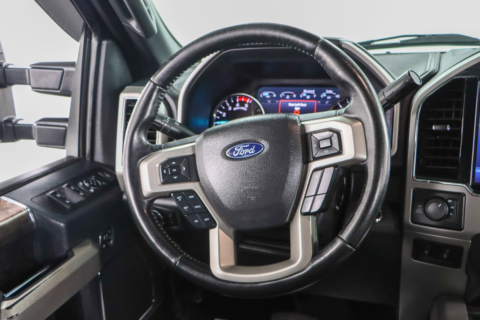 Used 2022 Ford F250 Lariat w/ Lariat Ultimate Package image 13