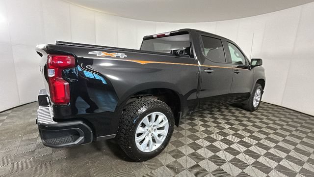 Used 2020 Chevrolet Silverado 1500 Custom w/ Custom Value Package AWD/4WD image 2