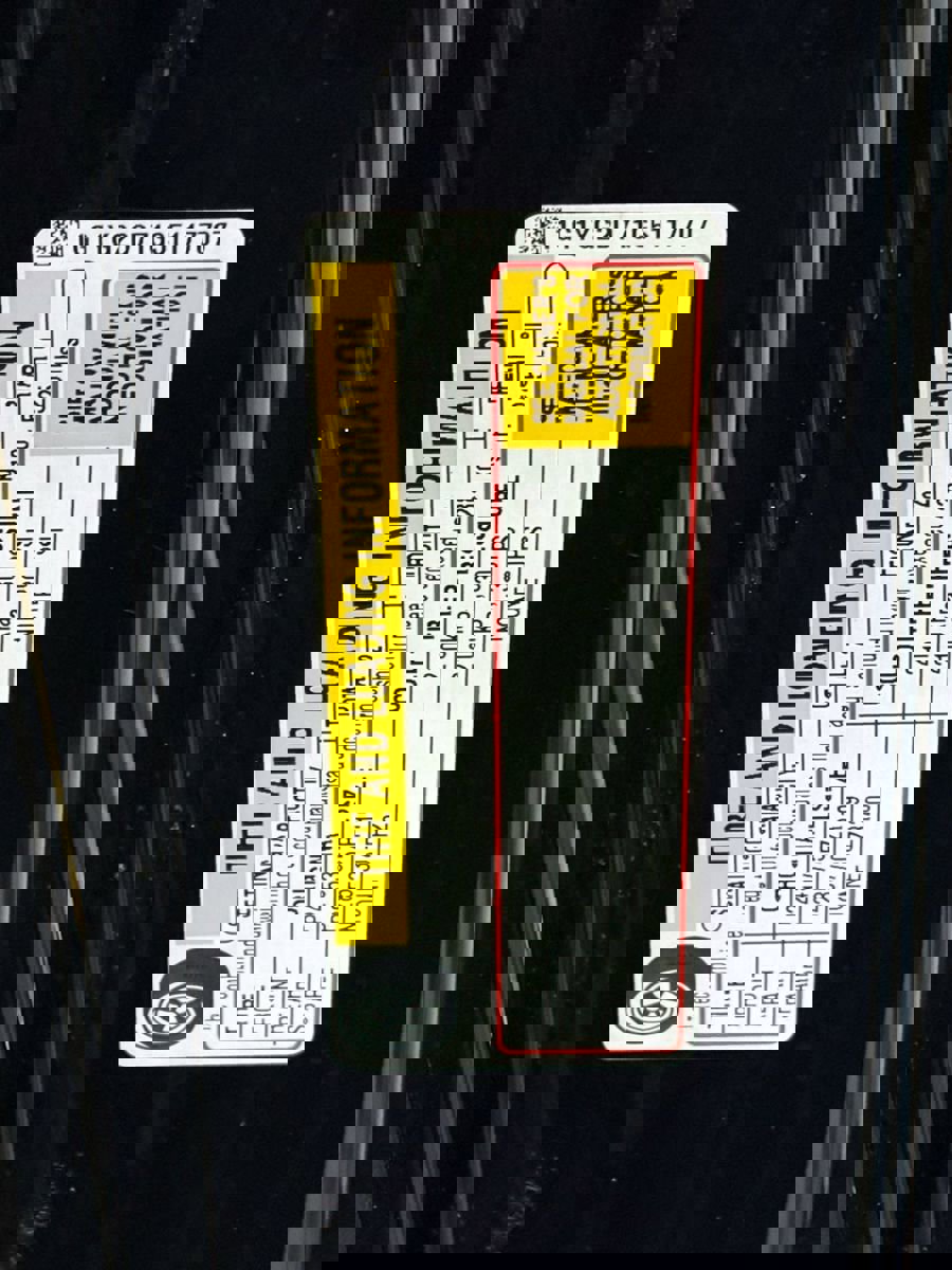 Used 2016 Chevrolet Corvette Stingray Coupe w/ Carbon Flash Badge Package RWD image 35