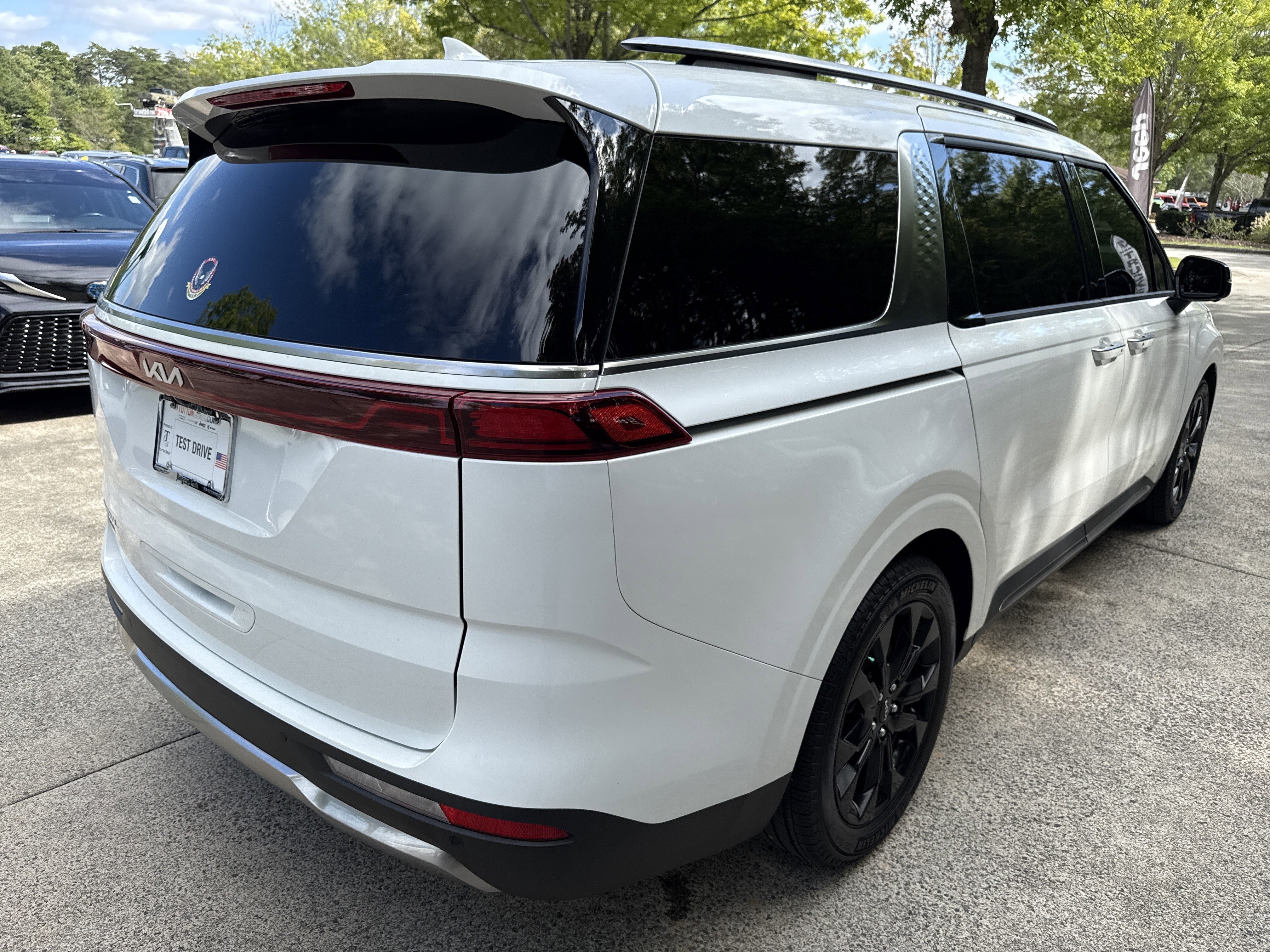 Used 2024 Kia Carnival SX Prestige image 7