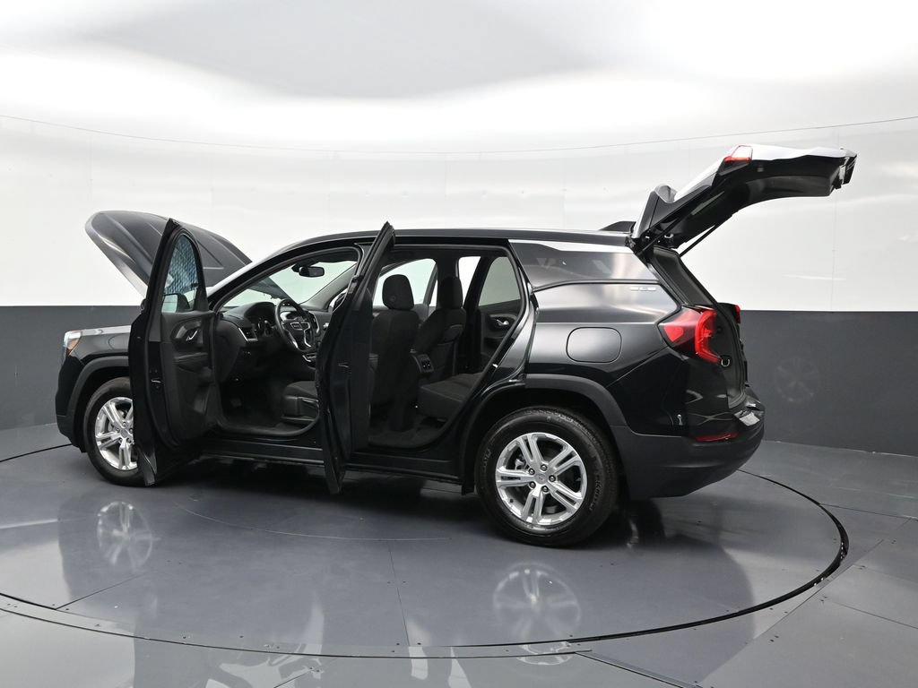 Used 2024 GMC Terrain SLE w/ Driver Convenience Package FWD image 28