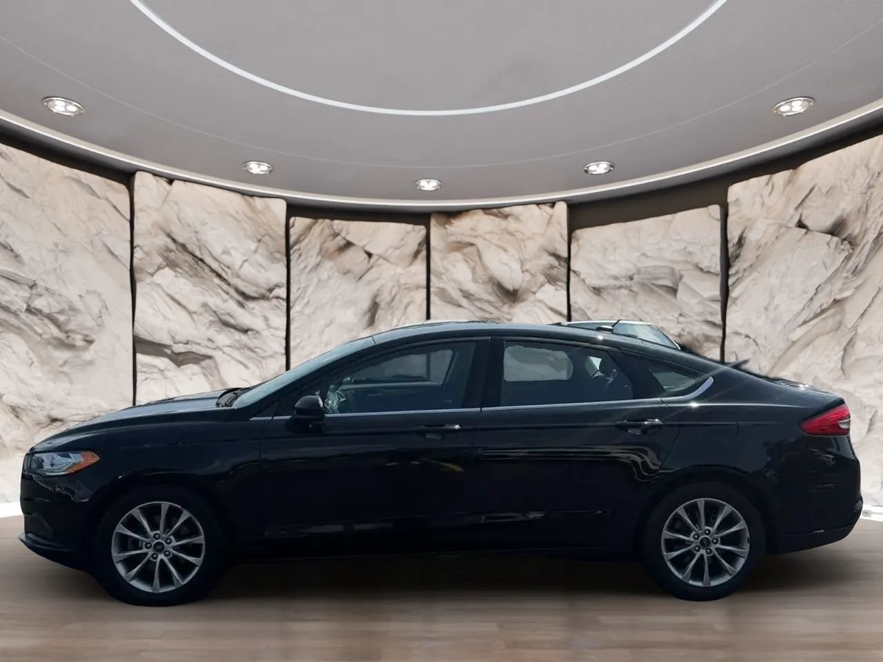 Used 2017 Ford Fusion SE FWD image 4