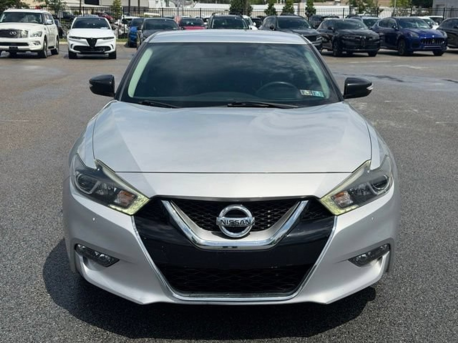 Used 2017 Nissan Maxima SR w/ Midnight Edition FWD image 2