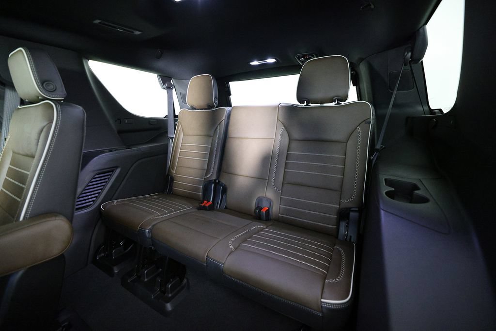 Used 2026 GMC Yukon Denali Ultimate AWD/4WD image 14