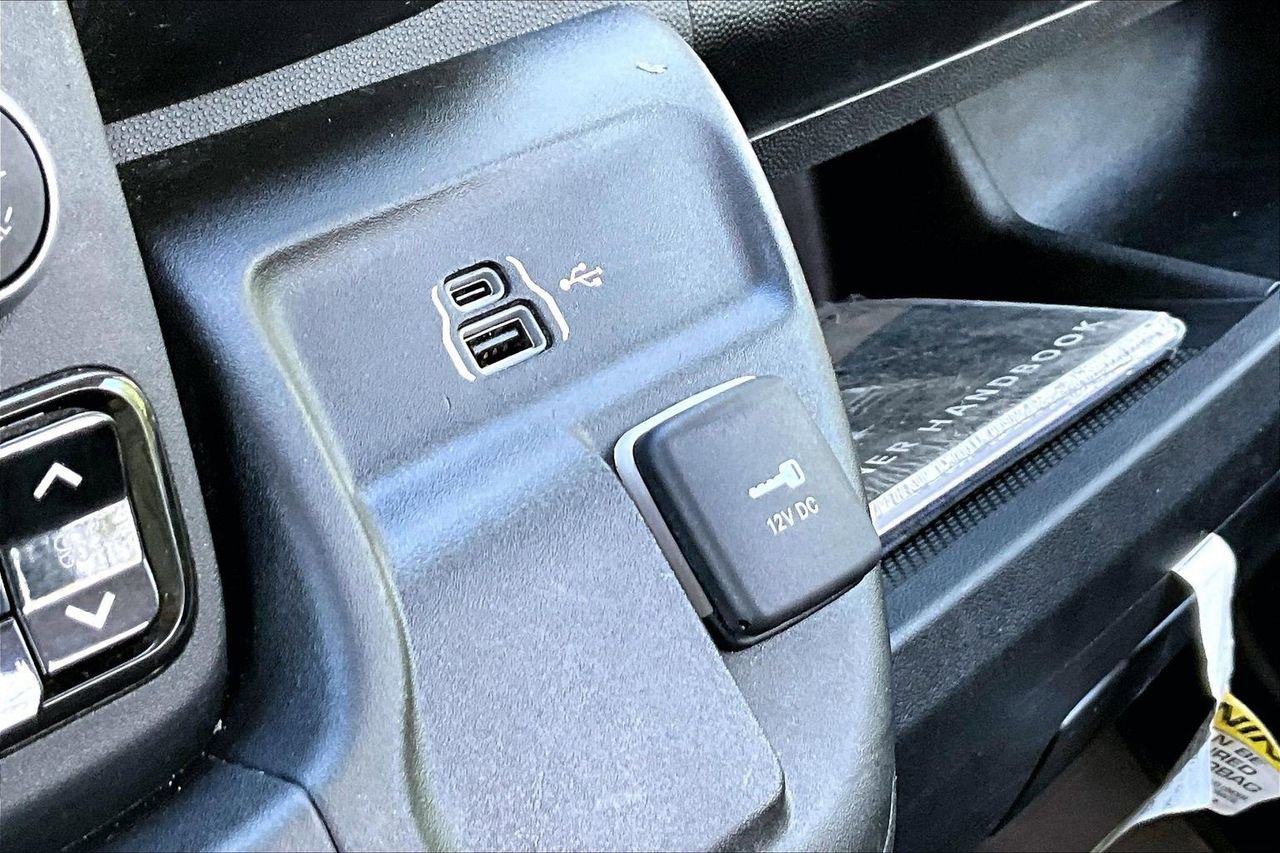 Used 2025 RAM ProMaster 2500 w/ Convenience Group image 26