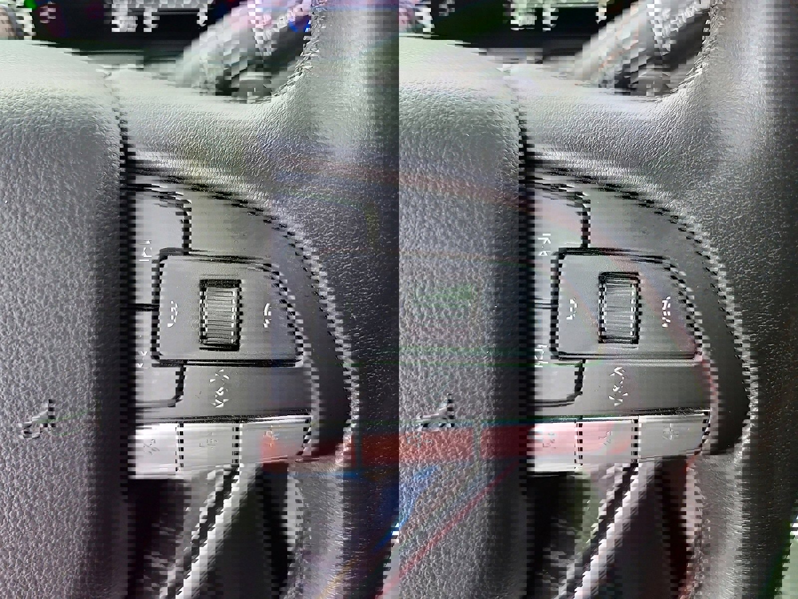 Used 2021 Cadillac Escalade ESV Sport w/ Driver Assist Tech Package image 18