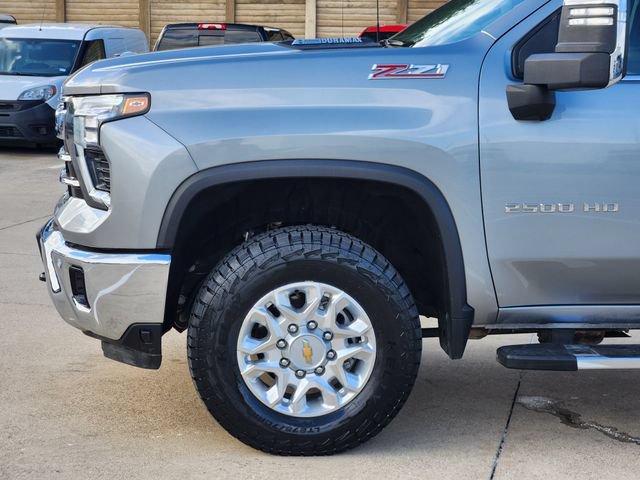 Used 2025 Chevrolet Silverado 2500 LTZ w/ LTZ Convenience Package AWD/4WD image 16