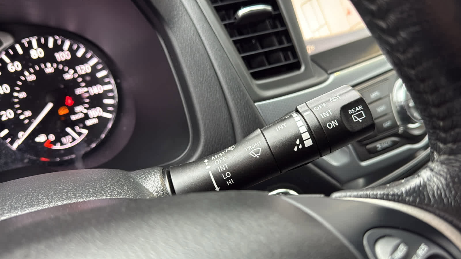 Used 2019 Nissan Pathfinder SL image 28