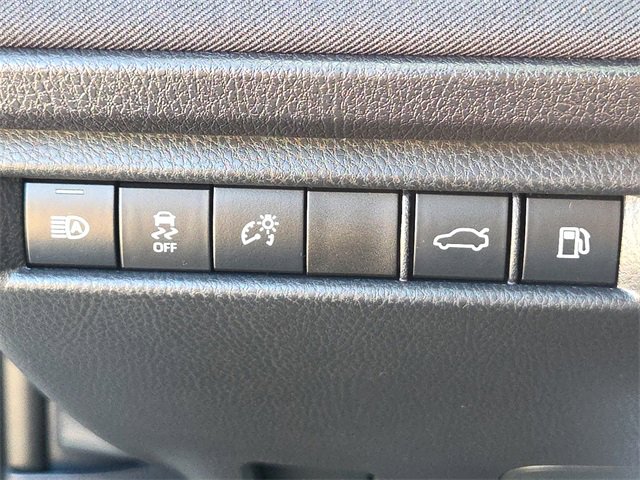 Used 2025 Toyota Camry LE image 25