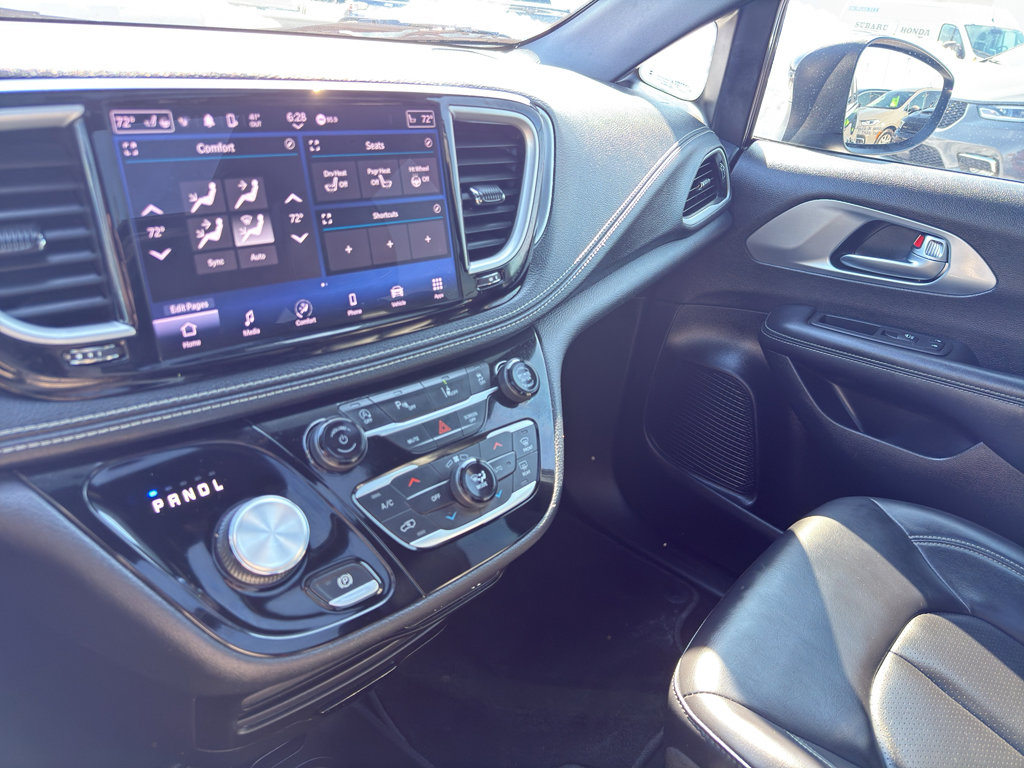 Used 2023 Chrysler Pacifica Touring-L w/ S Appearance Package image 22