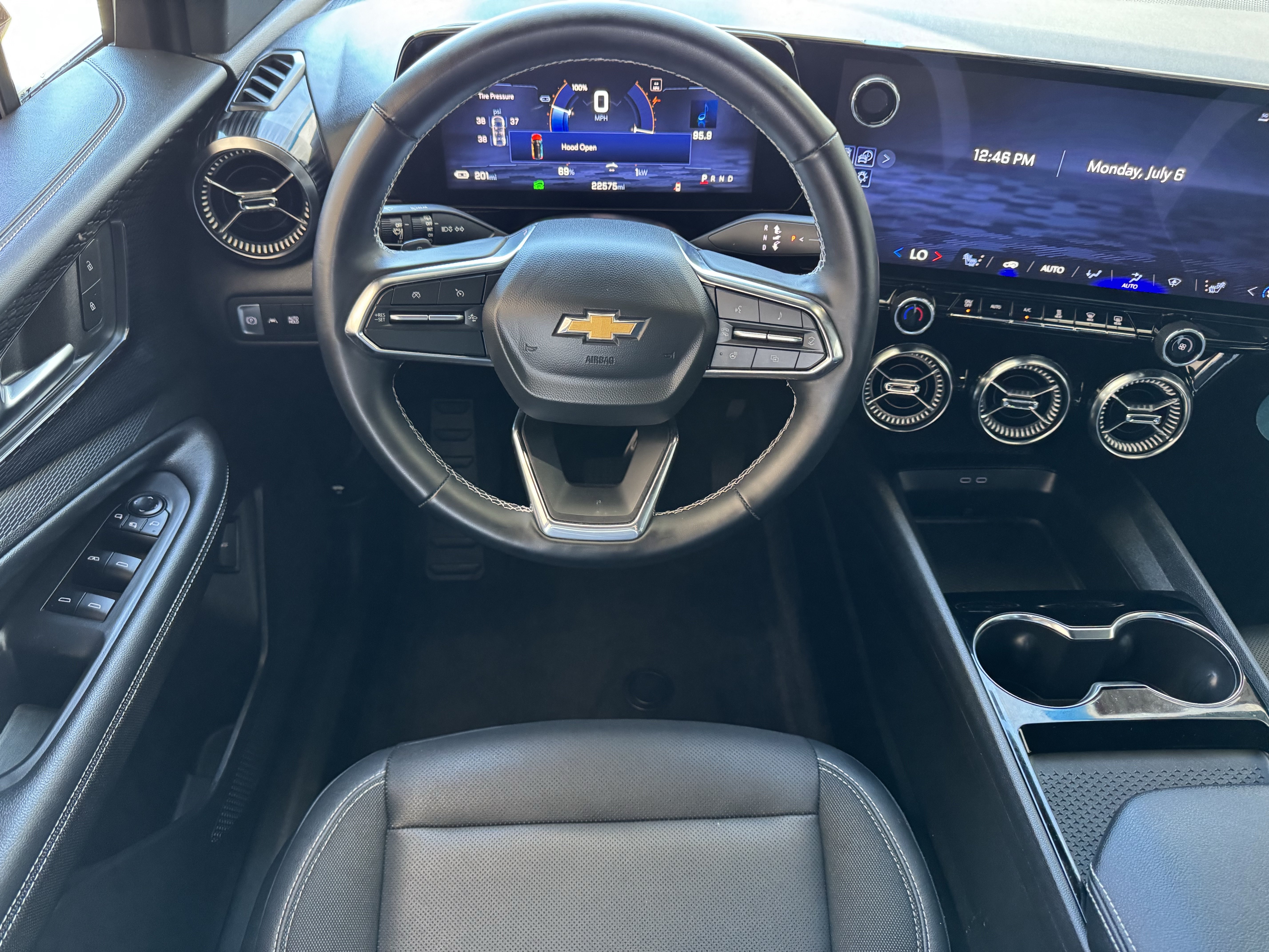 Used 2024 Chevrolet Blazer EV LT AWD/4WD image 19